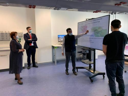 photo5226606201867973325