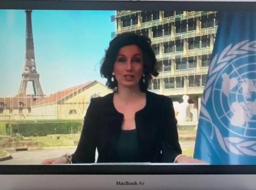 photo5438145788011197284